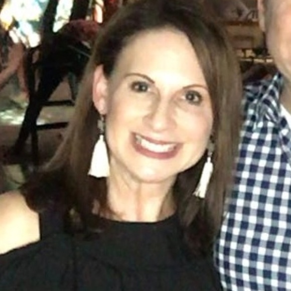 Meet your Posher, Lauren - Picture 1 of 1